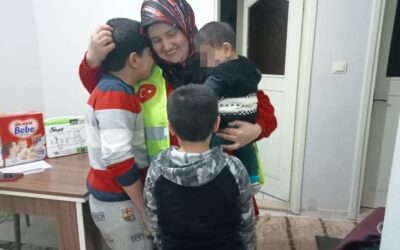 Yetimler Gülsün, Dünya Gülsün..